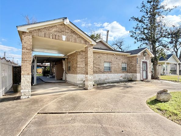8354 Wier Drive, Houston TX 77017
