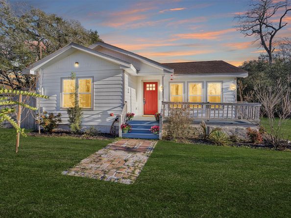 221 Carrell Street, Tomball TX 77375