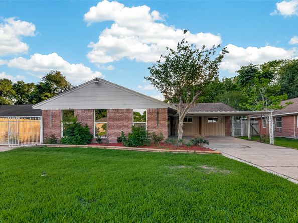 11206 Huggins Drive, Houston TX 77035