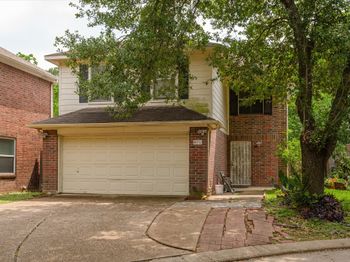 8052 Golf Green Circle