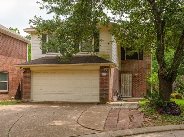 8052 Golf Green Circle, Houston TX 77036