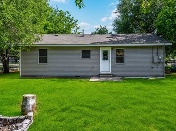 113 E Witcher Lane