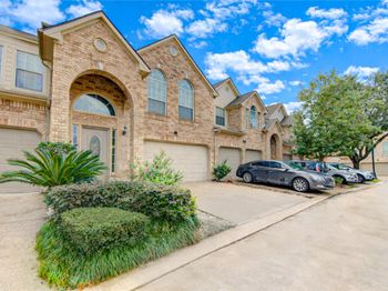 7611 S Linpar Court S