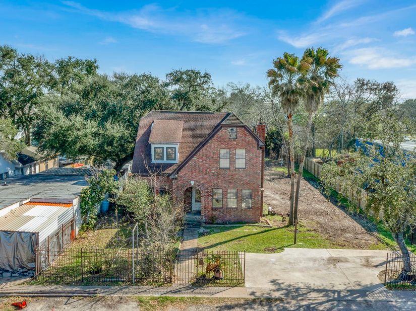 3727 Broadway Street, Houston TX 77017