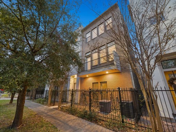 2105 Mason Street, Houston TX 77006