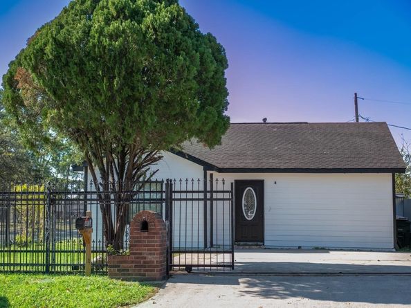 4803 Robertson Street, Houston TX 77009