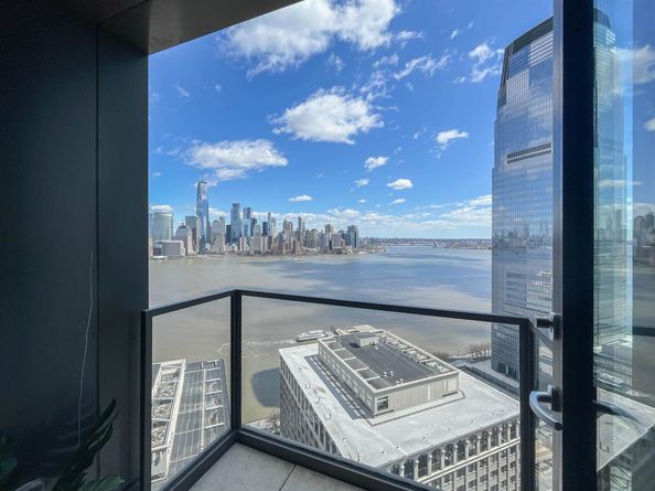 99 Hudson St 2912, Jersey City NJ 07302