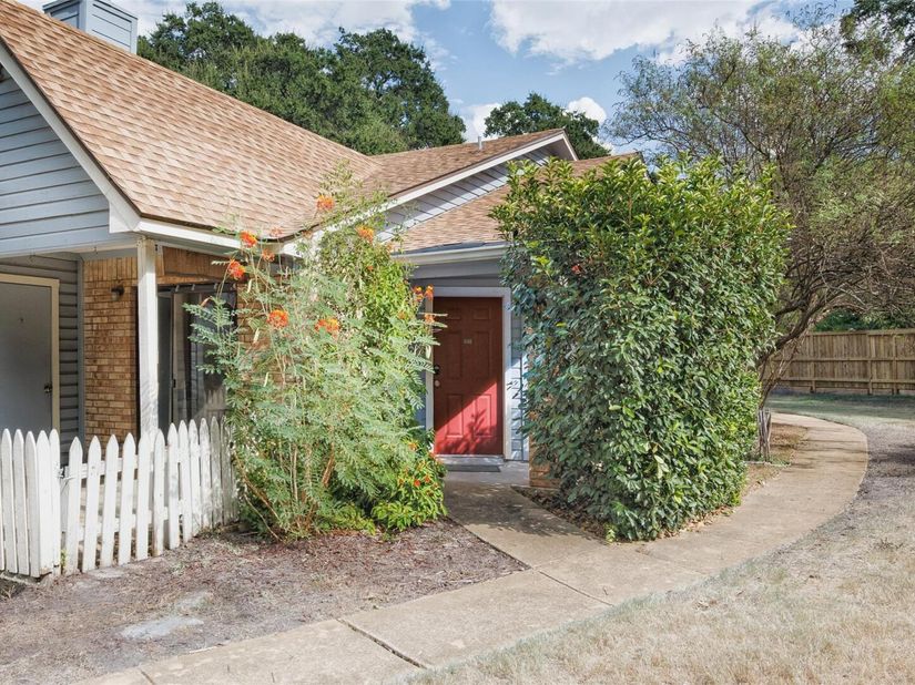 1601 Faro DR 1502, Austin TX 78741