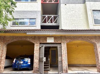 806 W 24th ST