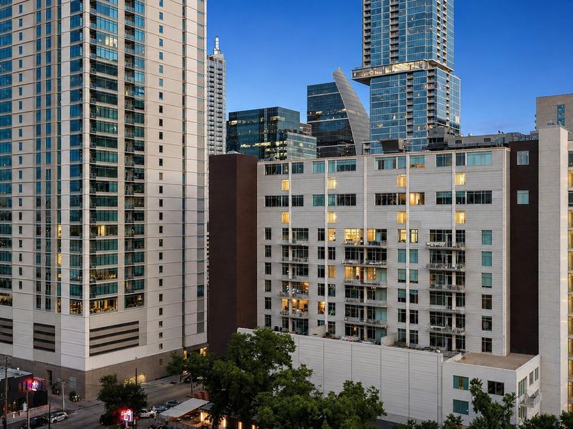 800 W 5th ST 1004, Austin TX 78703