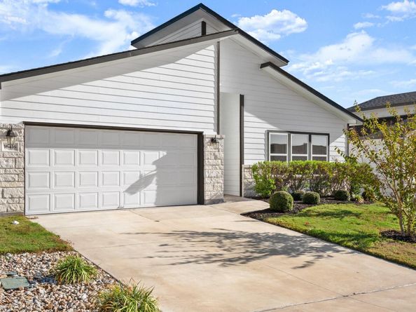 16416 Enamorado RD, Manor TX 78653