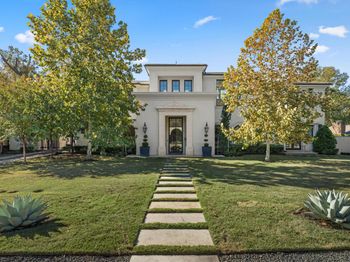 2703 Greenlee DR