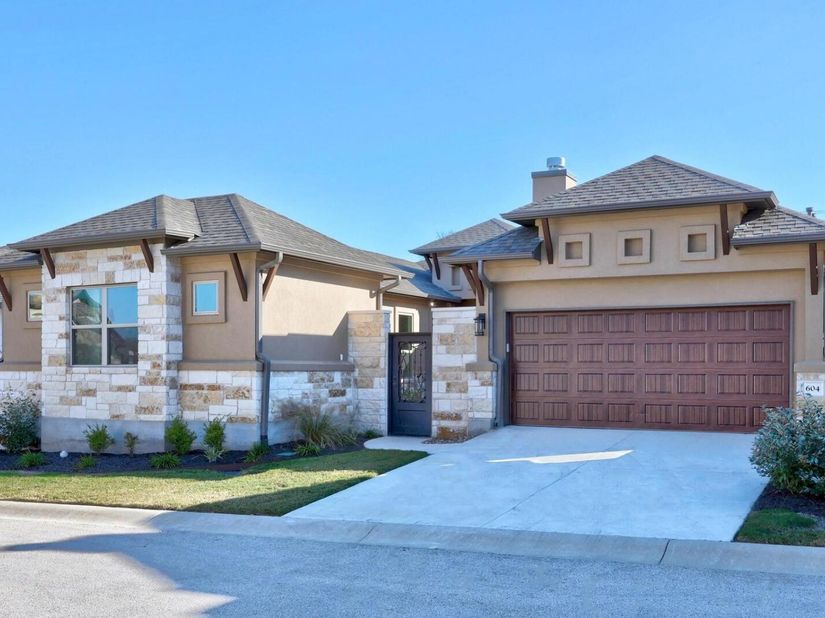 604 Bottlebrush DR, Georgetown TX 78628