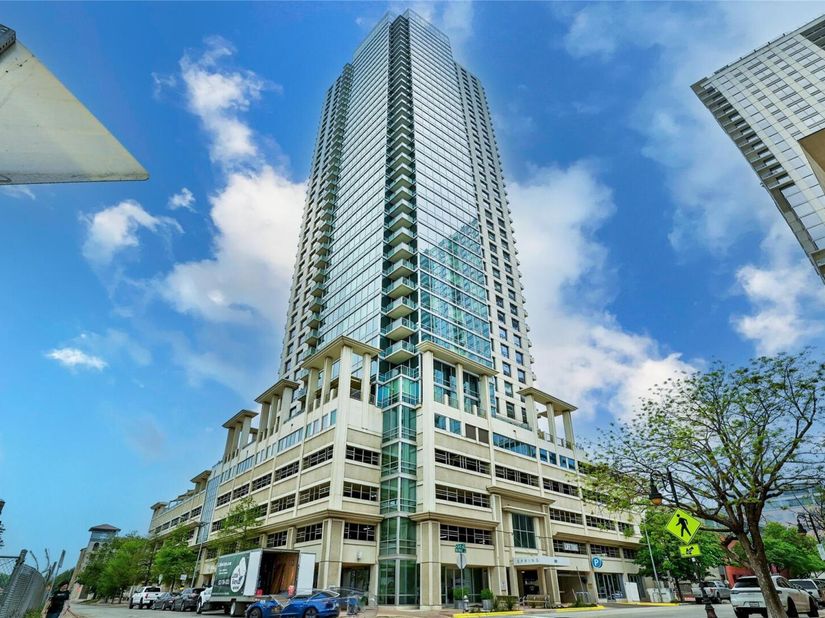 300 Bowie ST 902, Austin TX 78703