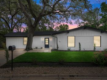 2204 Fair Oaks DR