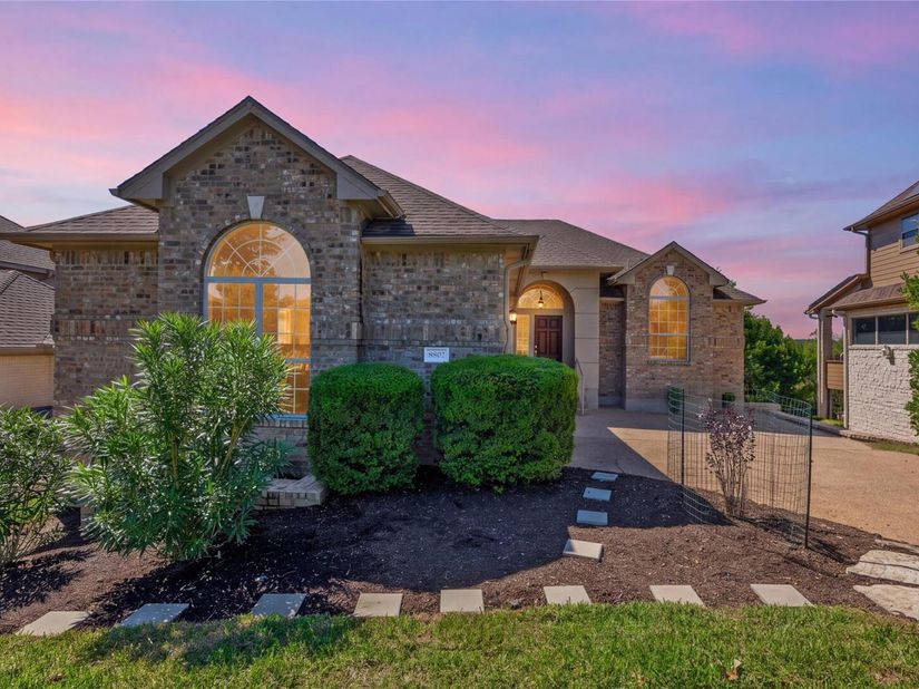8802 Bluegrass DR, Austin TX 78759