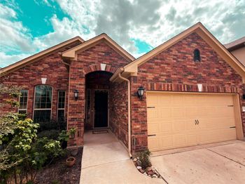 2743 Enza CT