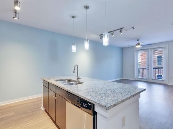 1900 Barton Springs RD 3039, Austin TX 78704
