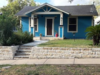 609 W Elizabeth ST