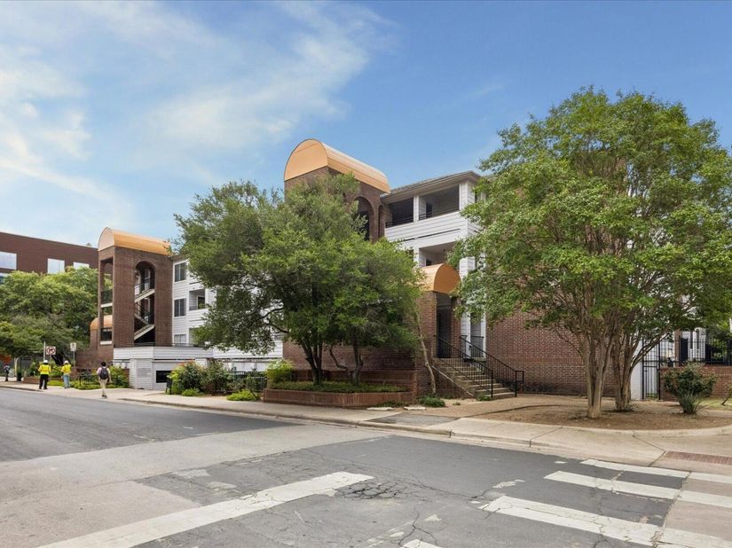 501 W 26th ST 121, Austin TX 78705