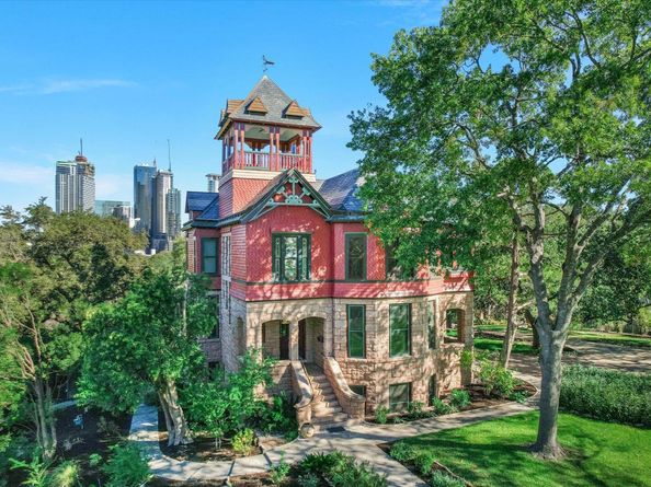 400 Academy DR, Austin TX 78704