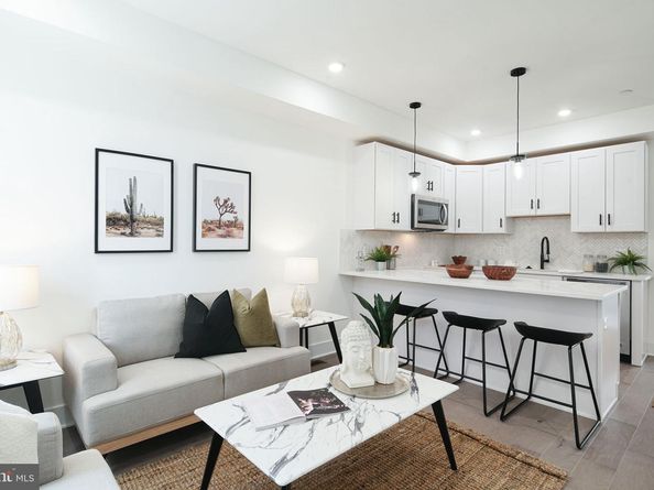 407 W Oxford Street A, Philadelphia PA 19122