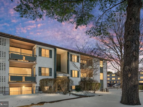 2844 Dover Lane 302, Falls Church VA 22042