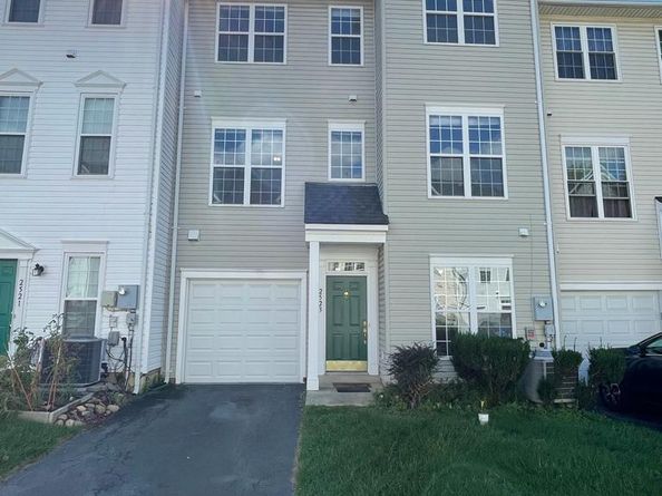 2523 Logan Wood Drive, Herndon VA 20171