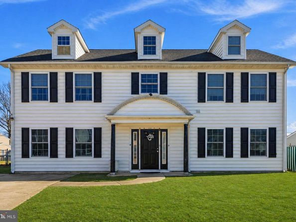 32 Rustleaf Lane, Levittown PA 19055