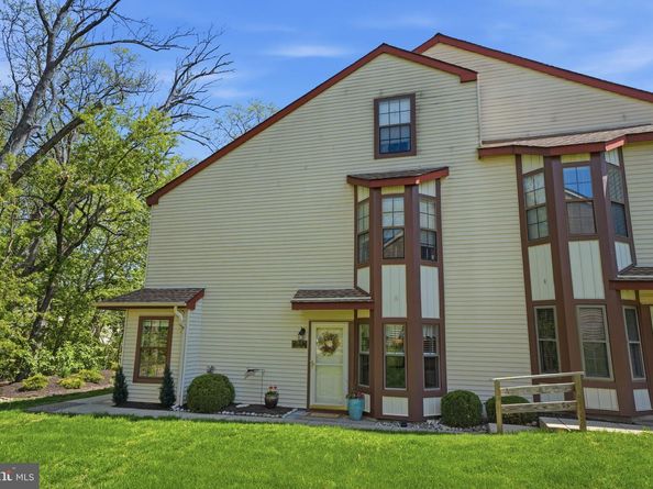 1014 Barry Court, Holland PA 18966
