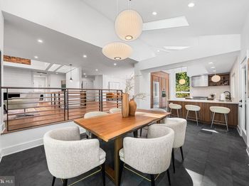 3800 Lakeview Terrace