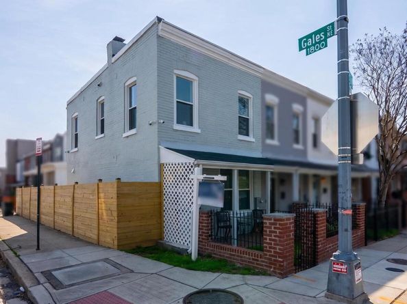 633 18TH Street NE, Washington DC 20002