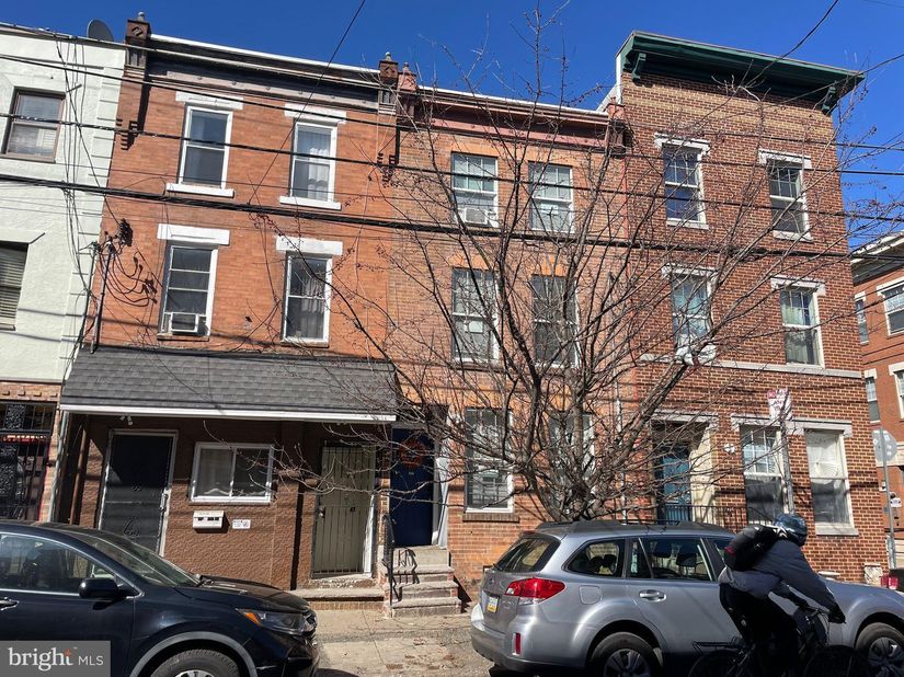 814 S 13TH Street, Philadelphia PA 19147