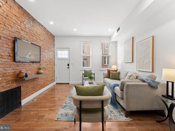 531 Hoffman Street, Philadelphia PA 19148
