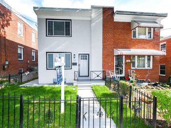 334 Nicholson Street NE
