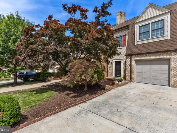 6308 Chaucer View Circle, Alexandria VA 22304