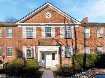 922 W Montgomery Avenue