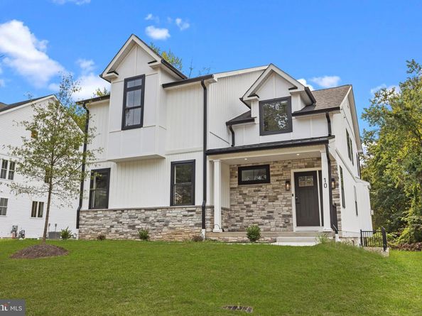 10 Churchville Lane, Churchville PA 18966