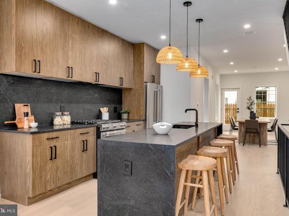 2139 Bainbridge Street, Philadelphia PA 19146