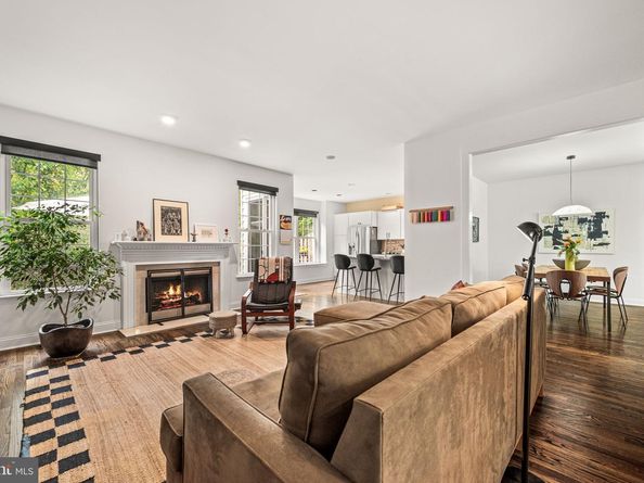 102 Dundee Mills Lane, Wallingford PA 19086