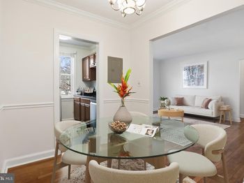 906 S Washington Street