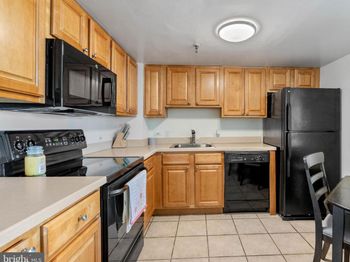 2001 Hamilton Street