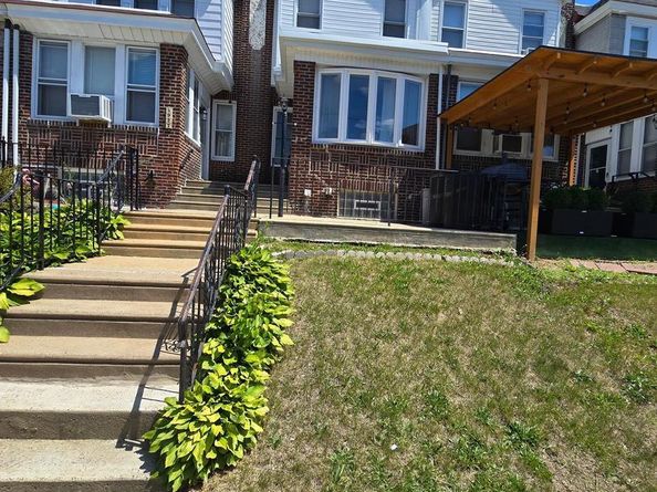 5925 Reach Street, Philadelphia PA 19120