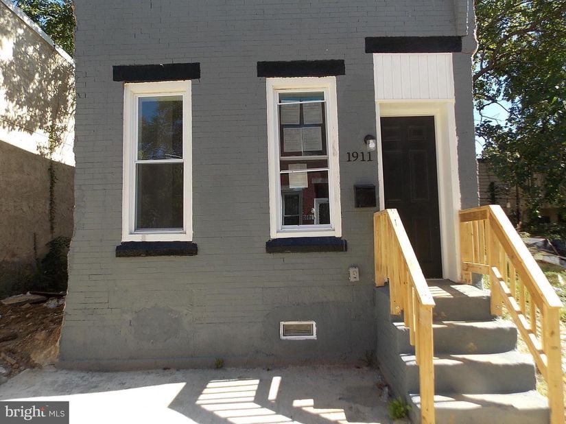 1911 N Taylor Street, Philadelphia PA 19121