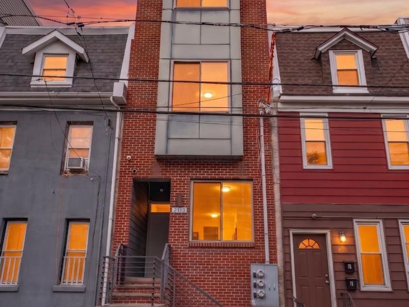 2110 N 7TH Street, Philadelphia PA 19122