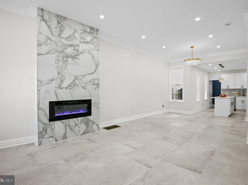 2439 N 15TH, Philadelphia PA 19132