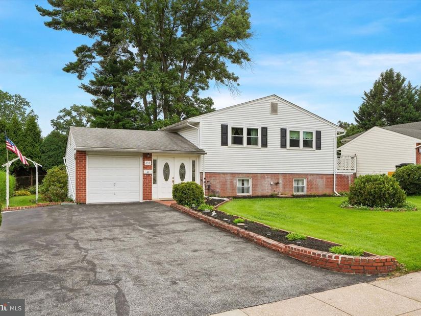 257 Hemlock Lane, Springfield PA 19064