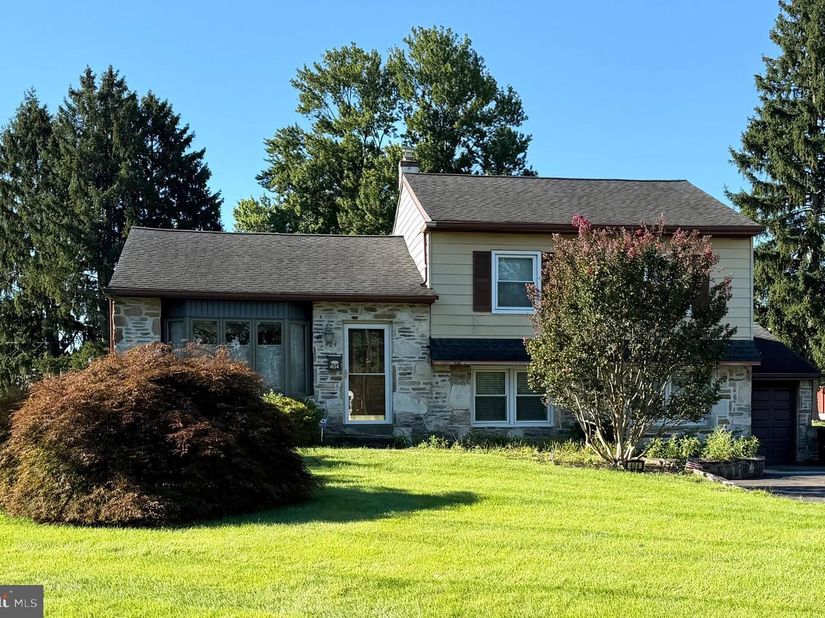 404 Shallcross Road, Southampton PA 18966