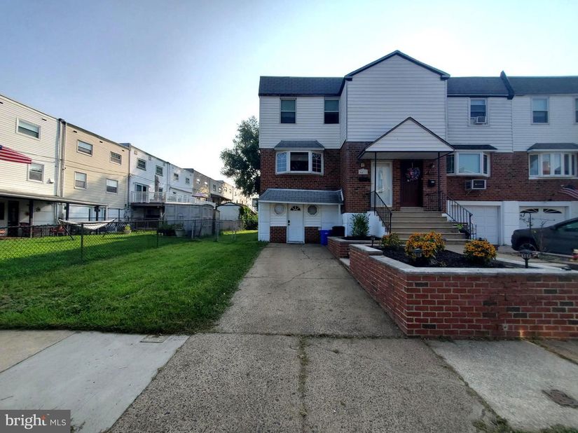 4401 Deerpath Lane, Philadelphia PA 19154