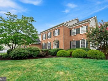 1555 Cartpath Court